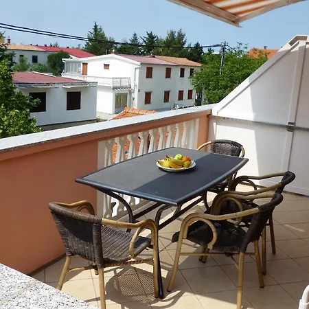 Apartment With Parking Space Starigrad, Paklenica - 25353 Starigrad Paklenica