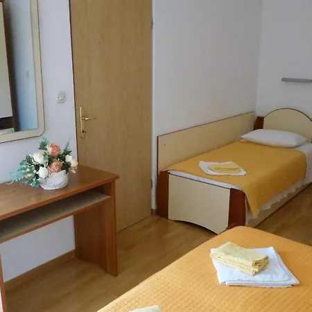 Apartment With Parking Space Starigrad, Paklenica - 25353