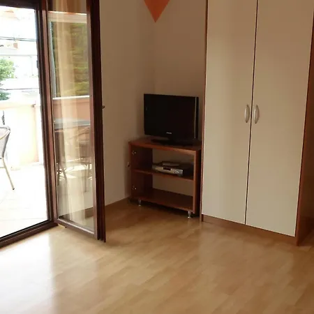 Apartment With Parking Space Starigrad, Paklenica - 25353 *