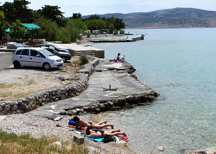Lägenhet With Parking Space Starigrad, Paklenica - 25353