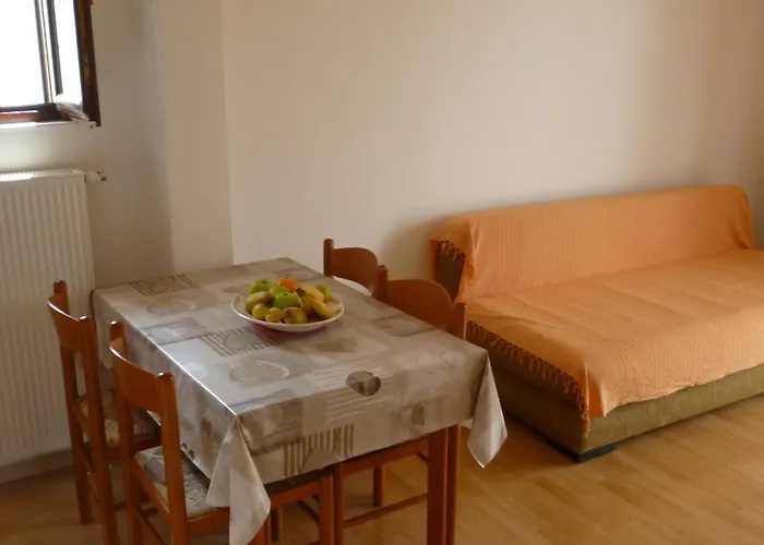 Apartament With Parking Space Starigrad, Paklenica - 25353 Starigrad Paklenica